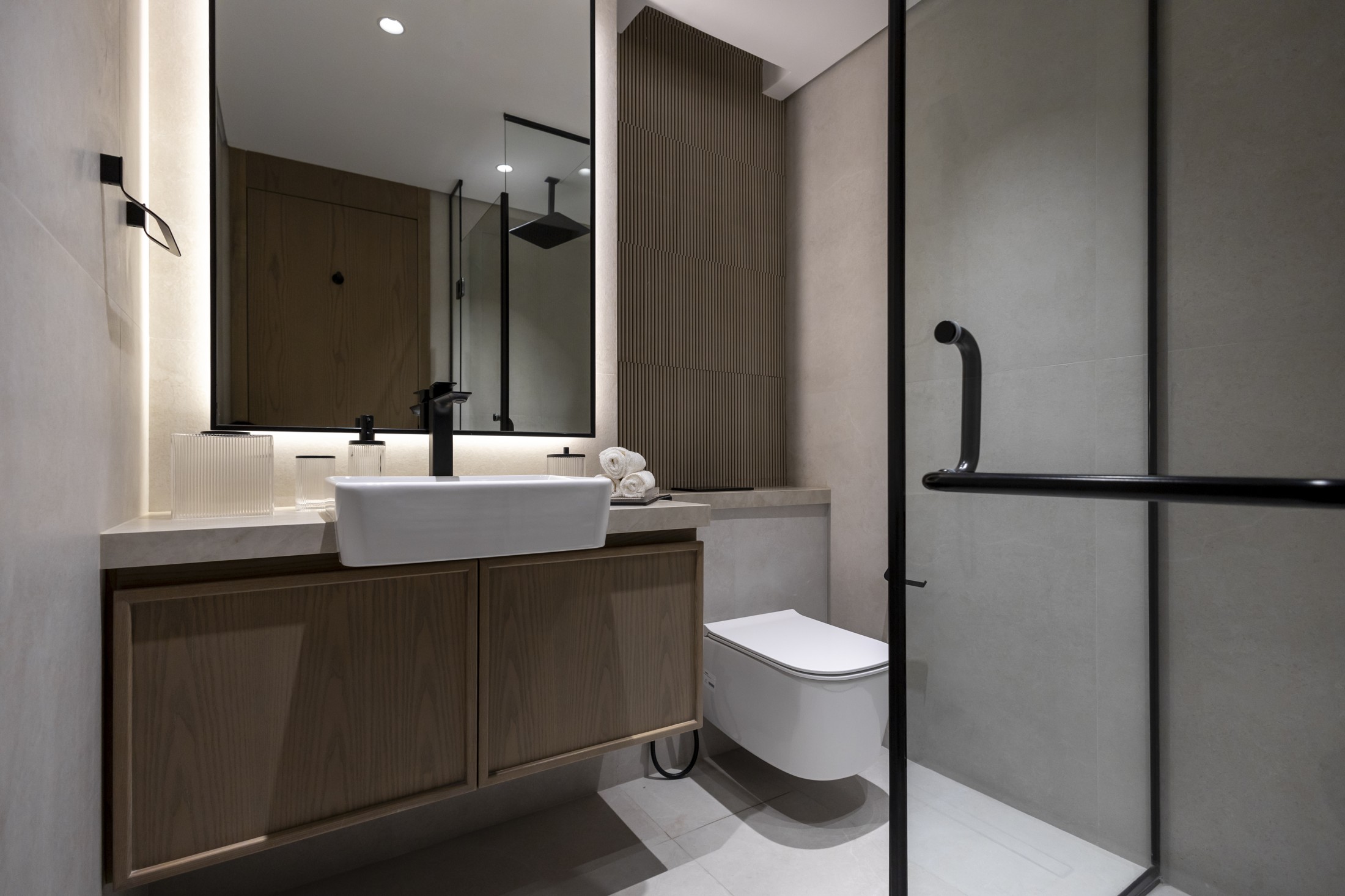 Mangrove Village five-bedroom waterfront villa — property photograph 9