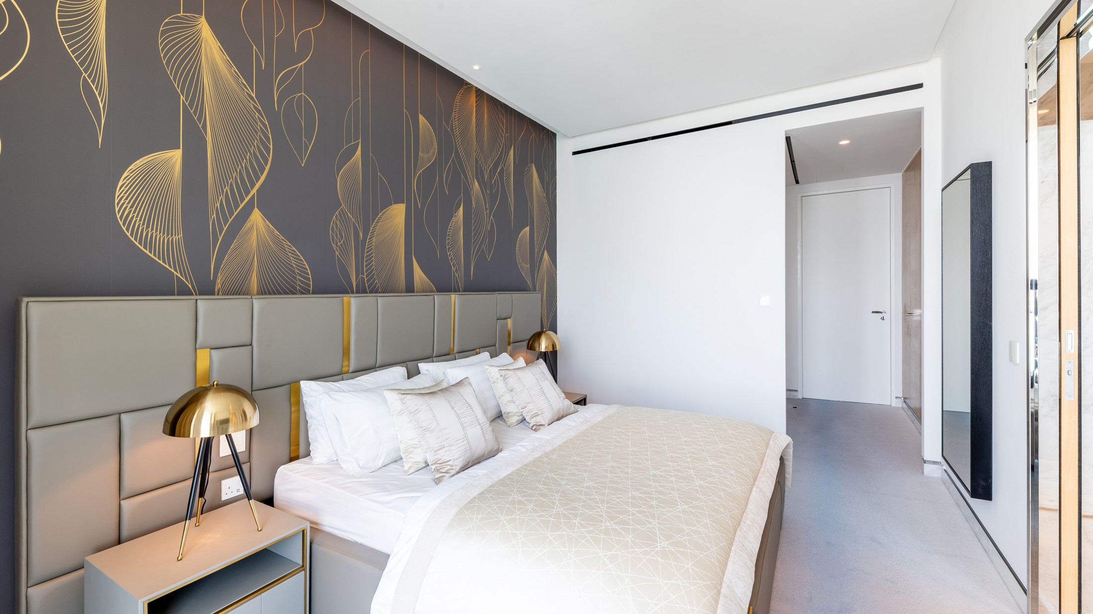 The Royal Atlantis three-bedroom Sky Court duplex — property photograph 3
