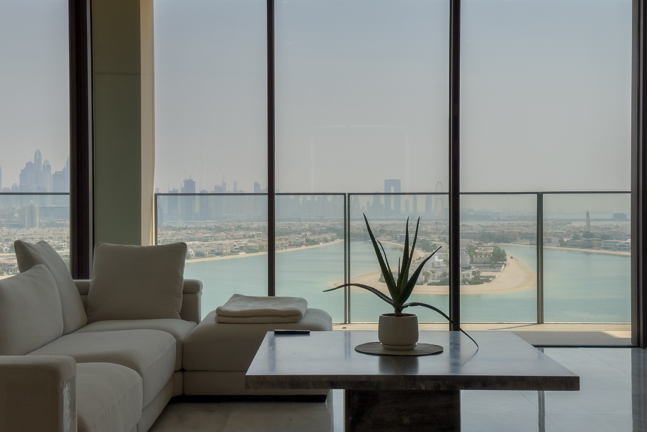 The Royal Atlantis two-bedroom plus maid’s residence — property photograph 2